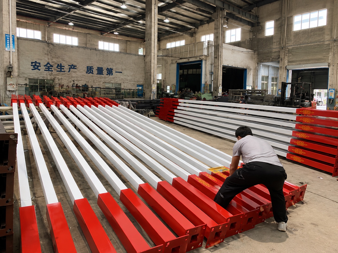 Postes terminados：Inspección de postes terminados y preparación del envío